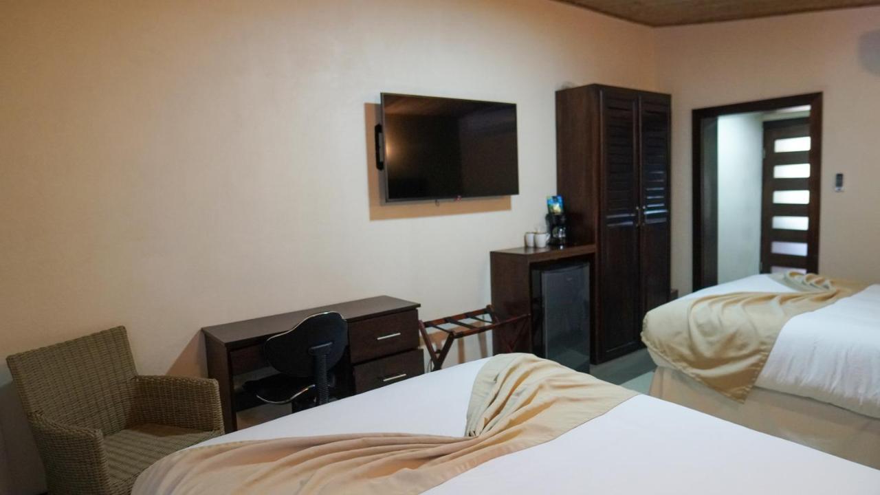 Hotel Poza Blanca Lodge San Mateo Екстер'єр фото